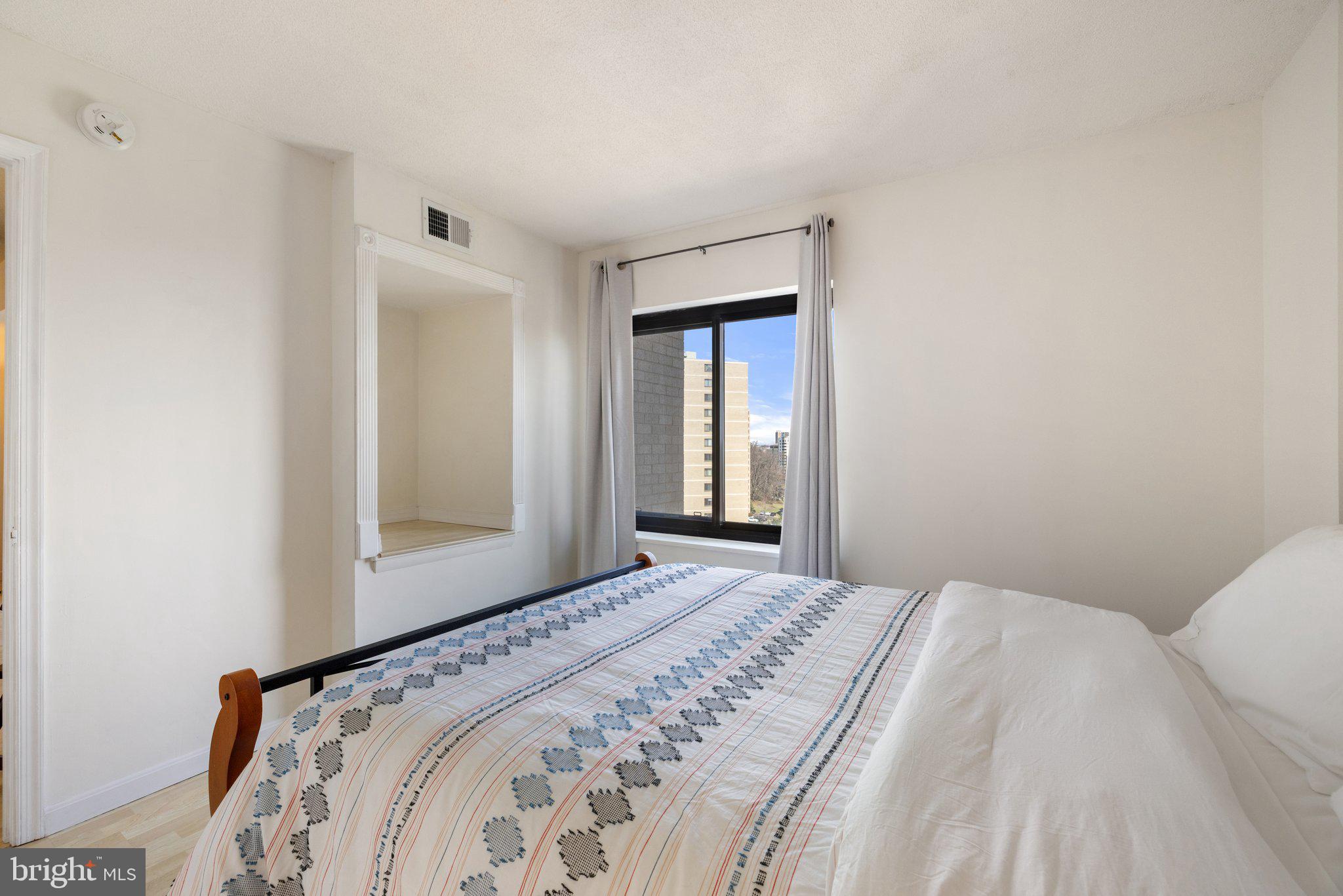 307 YOAKUM PARKWAY 1103
