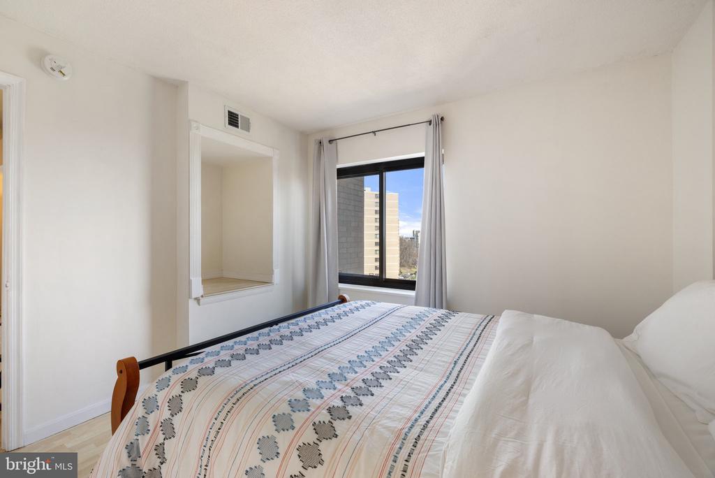 307 YOAKUM PARKWAY 1103
