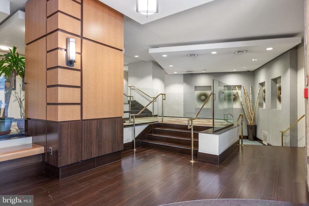 307 YOAKUM PARKWAY 1103