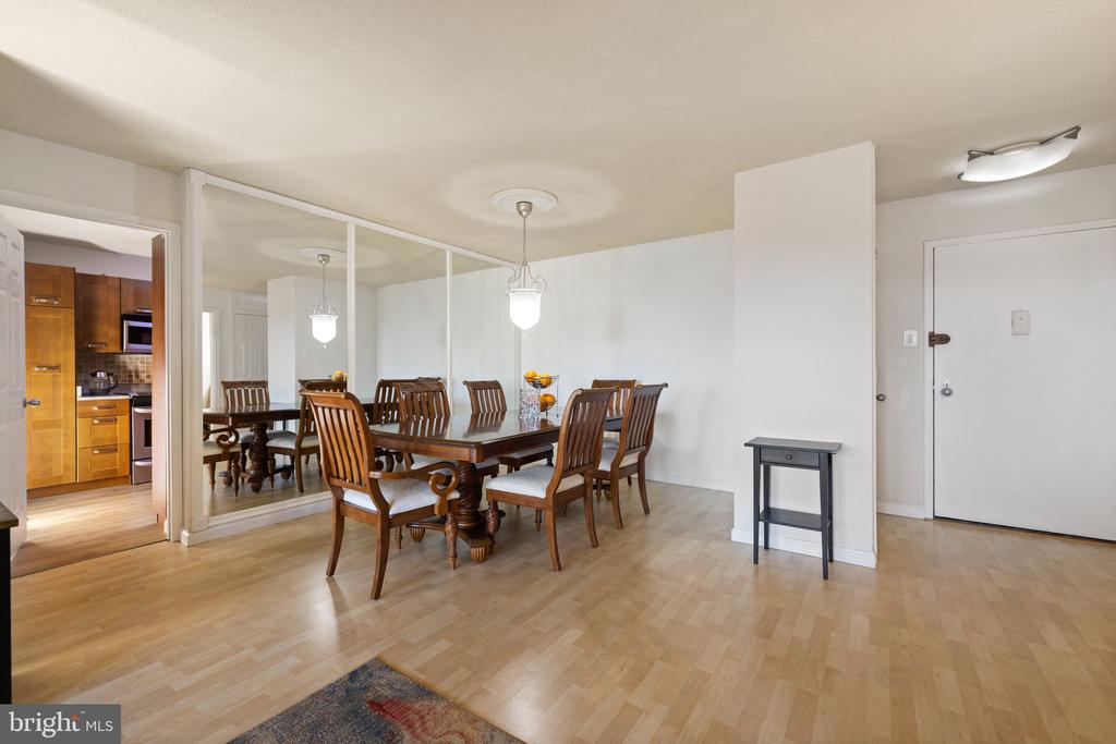 307 YOAKUM PARKWAY 1103