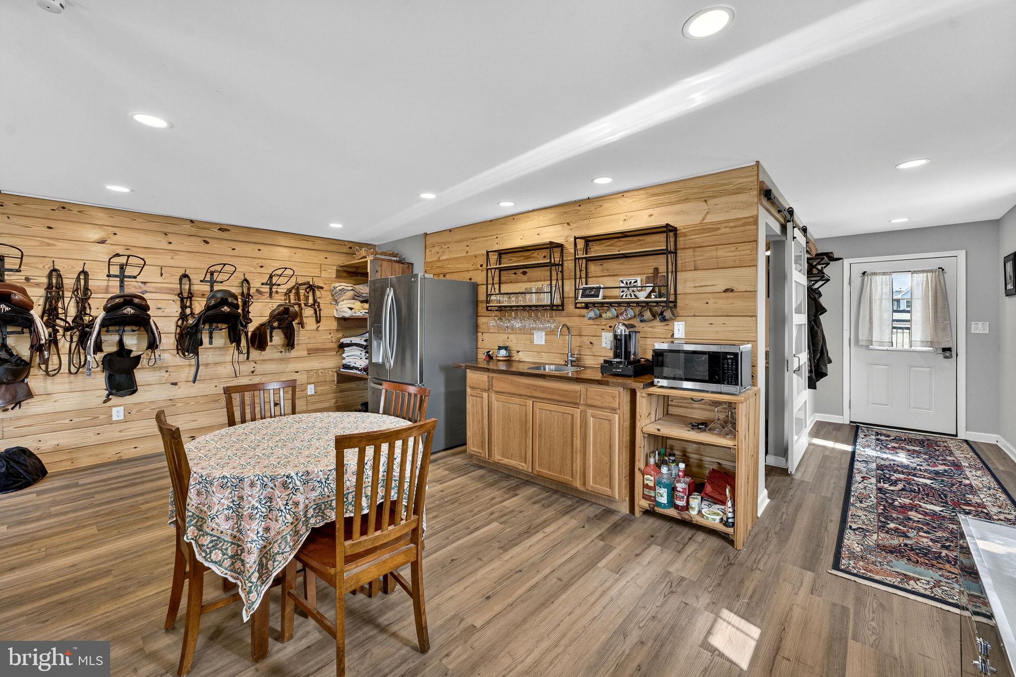 6478 LAUREL HILL LANE