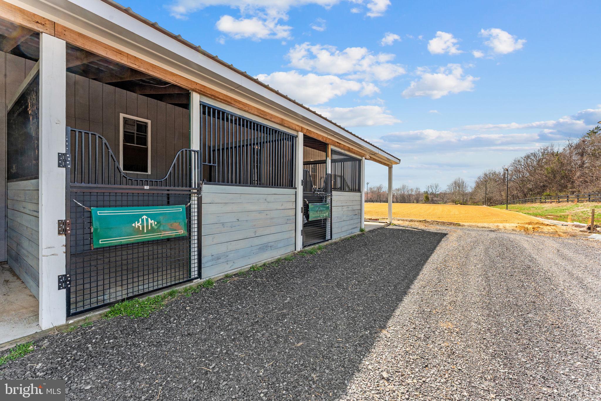 6478 LAUREL HILL LANE