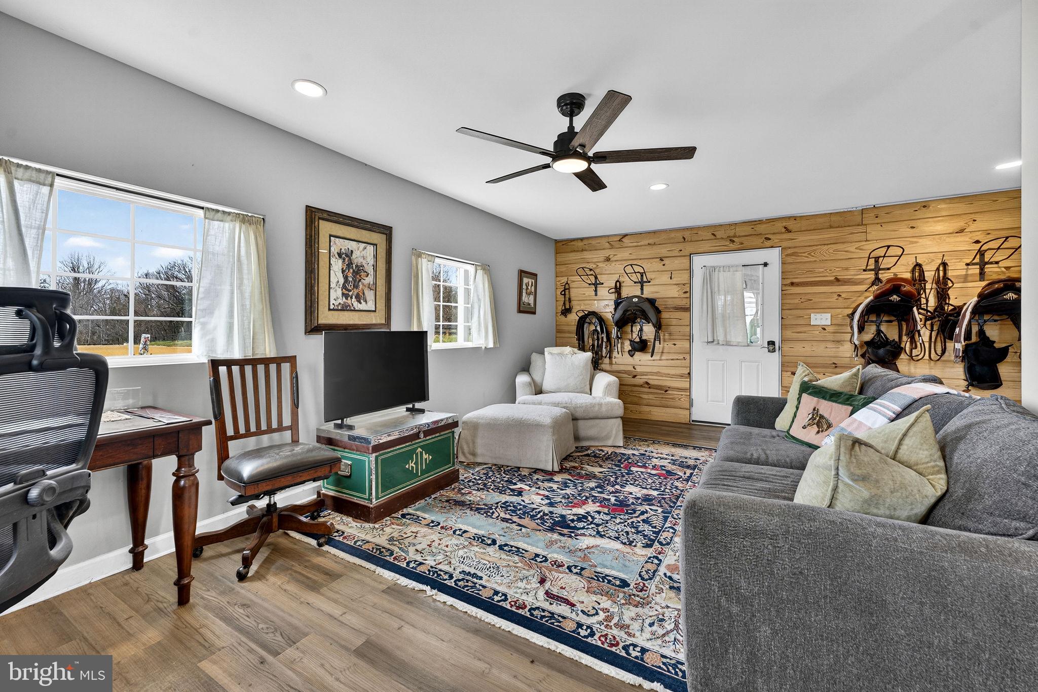 6478 LAUREL HILL LANE