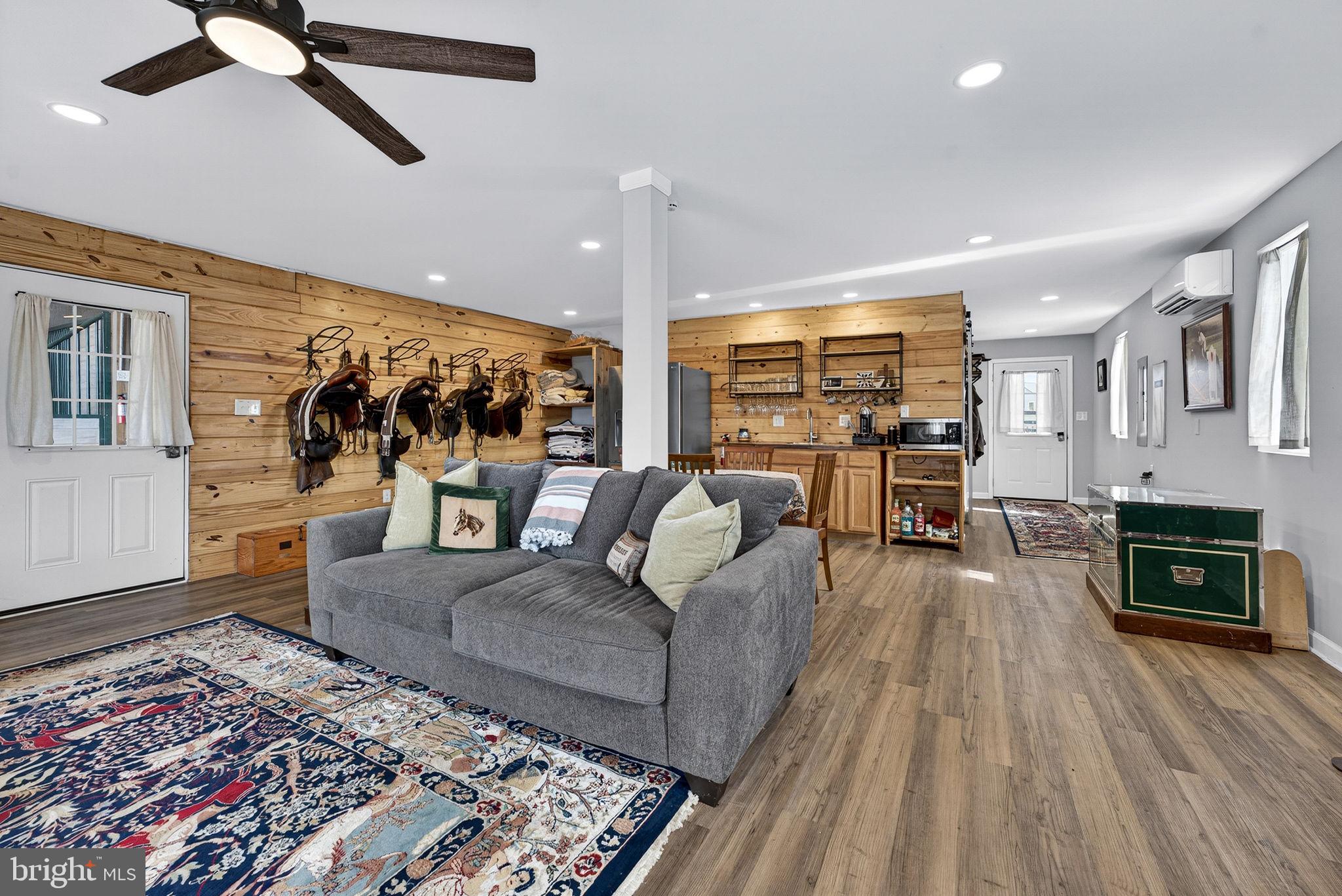 6478 LAUREL HILL LANE