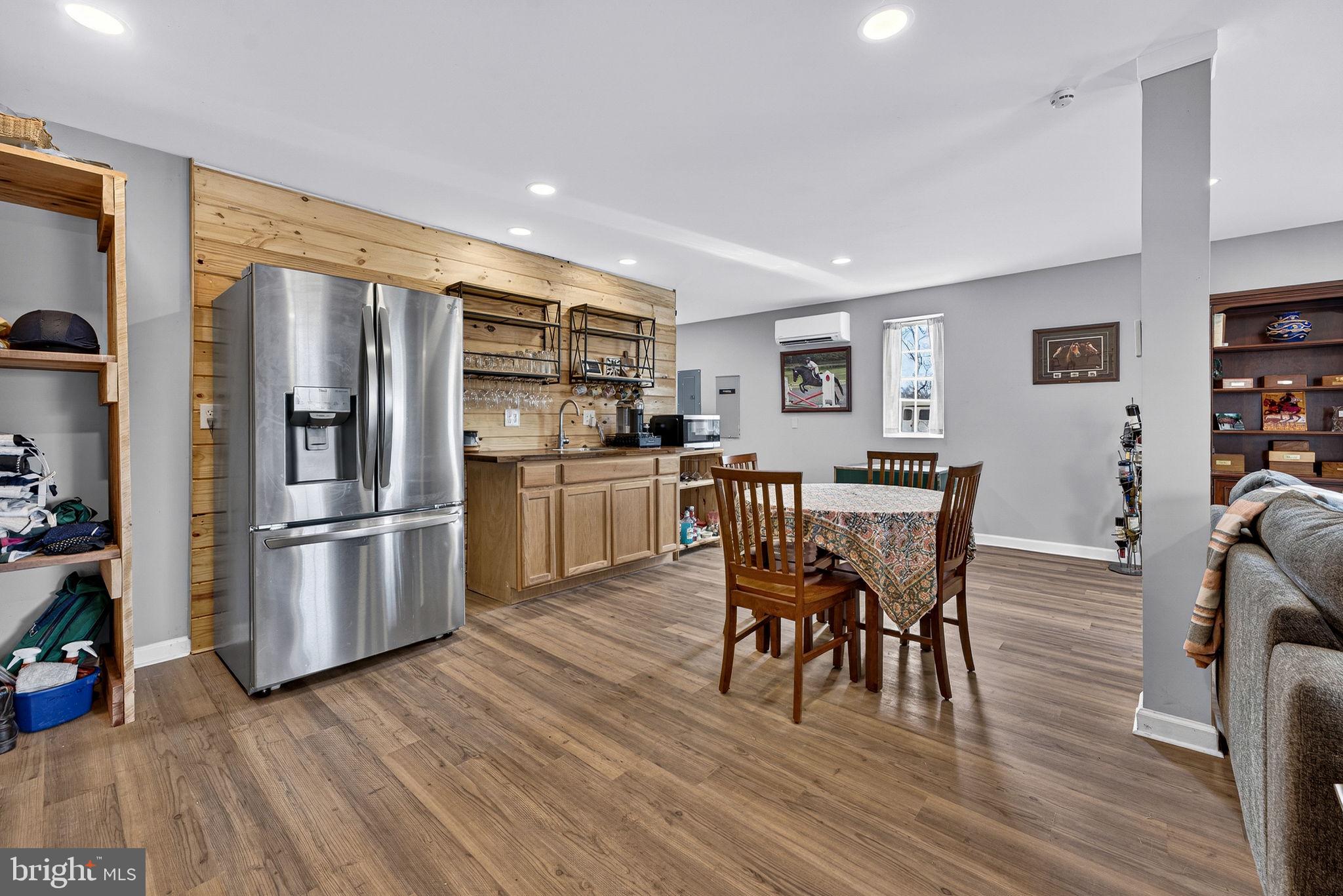 6478 LAUREL HILL LANE