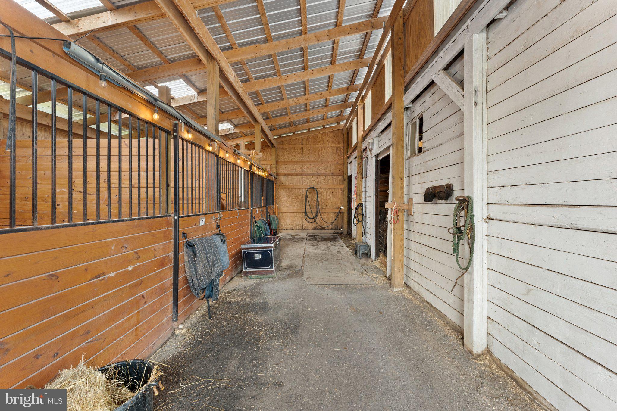 6768 WARWICK LANE