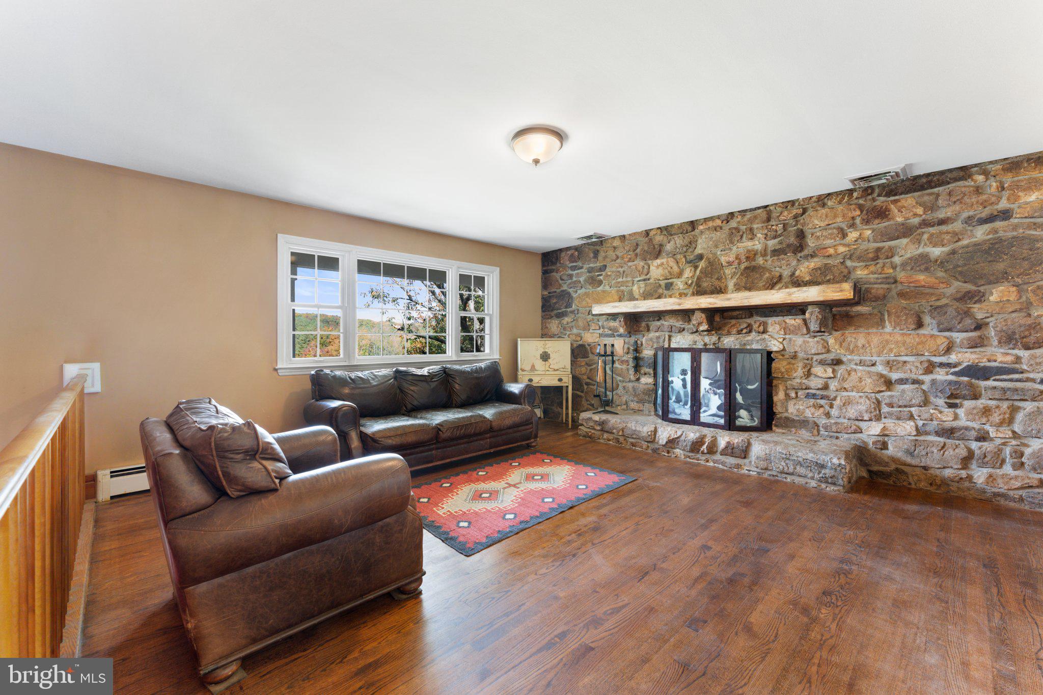6768 WARWICK LANE
