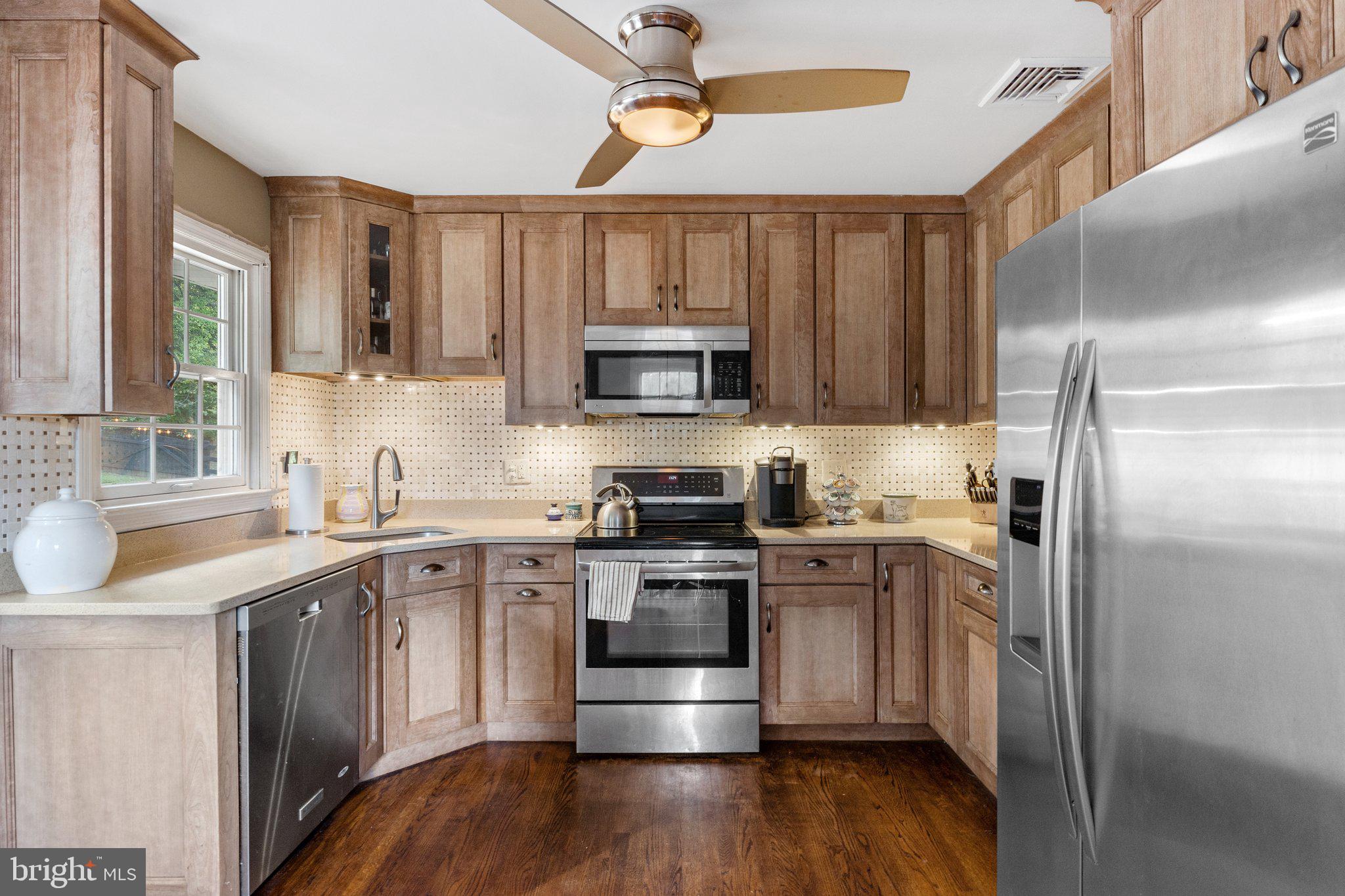 6768 WARWICK LANE
