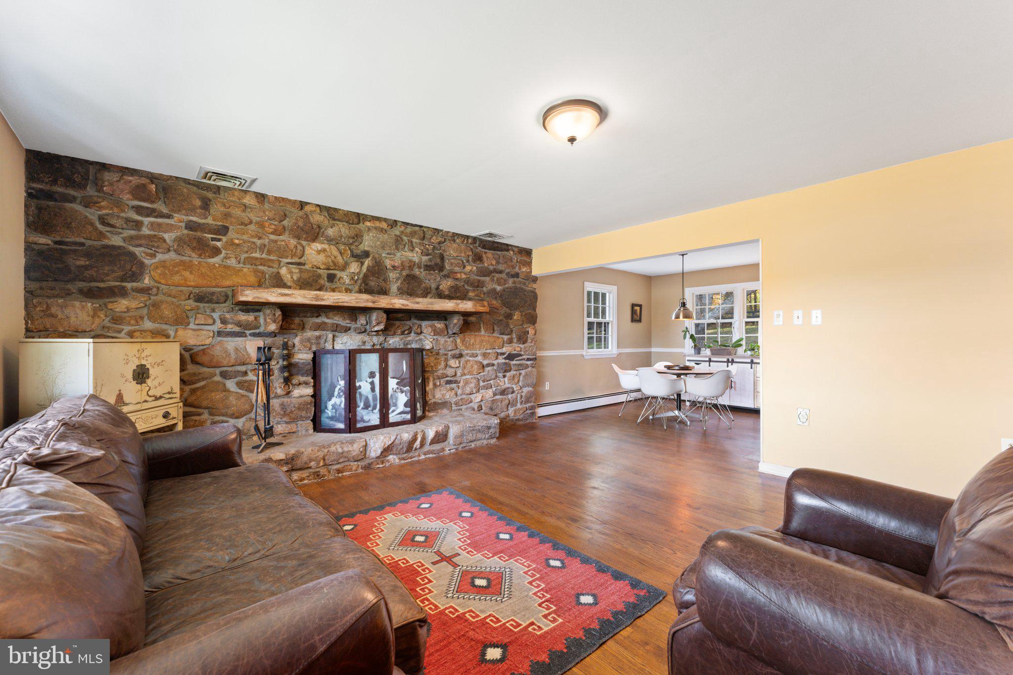 6768 WARWICK LANE