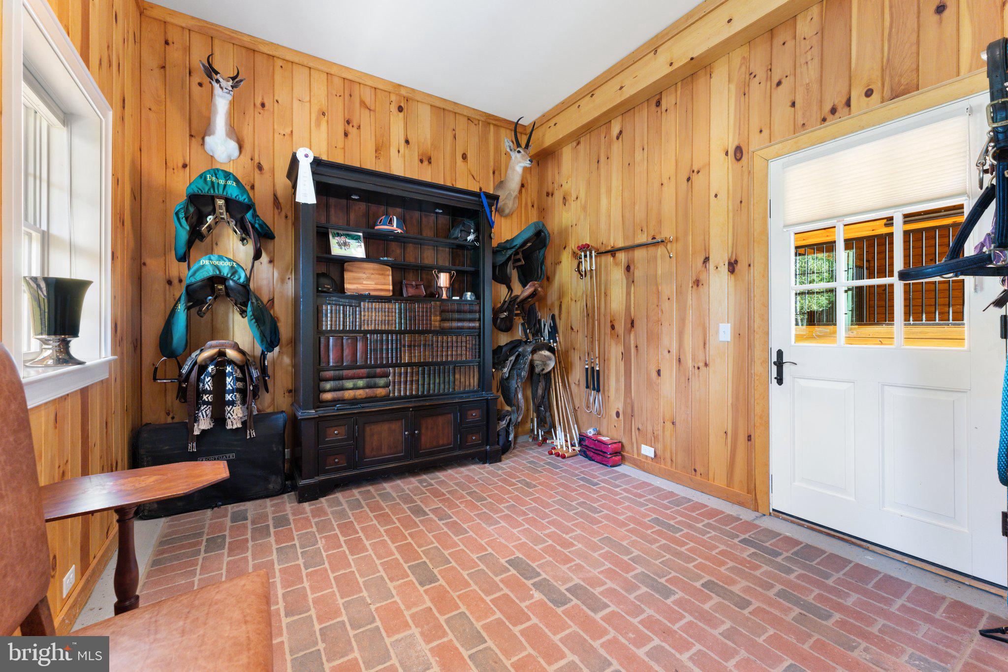 10500 MOUNTAIN SHADOW LANE