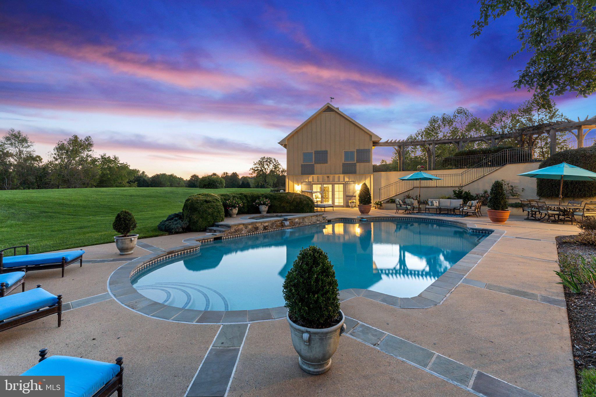 10500 MOUNTAIN SHADOW LANE