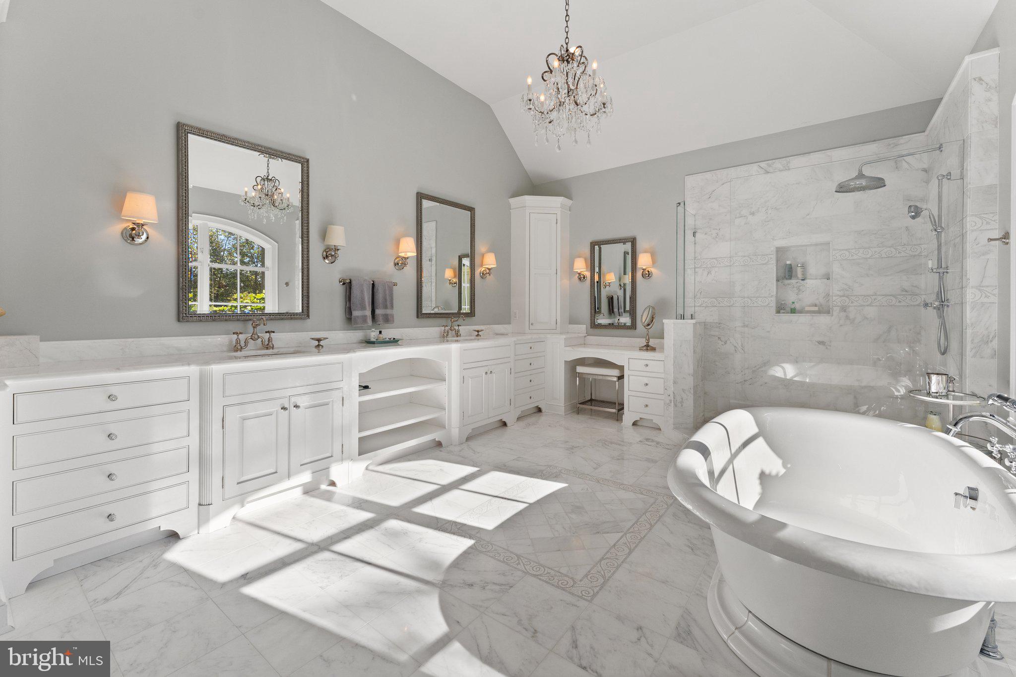 10500 MOUNTAIN SHADOW LANE