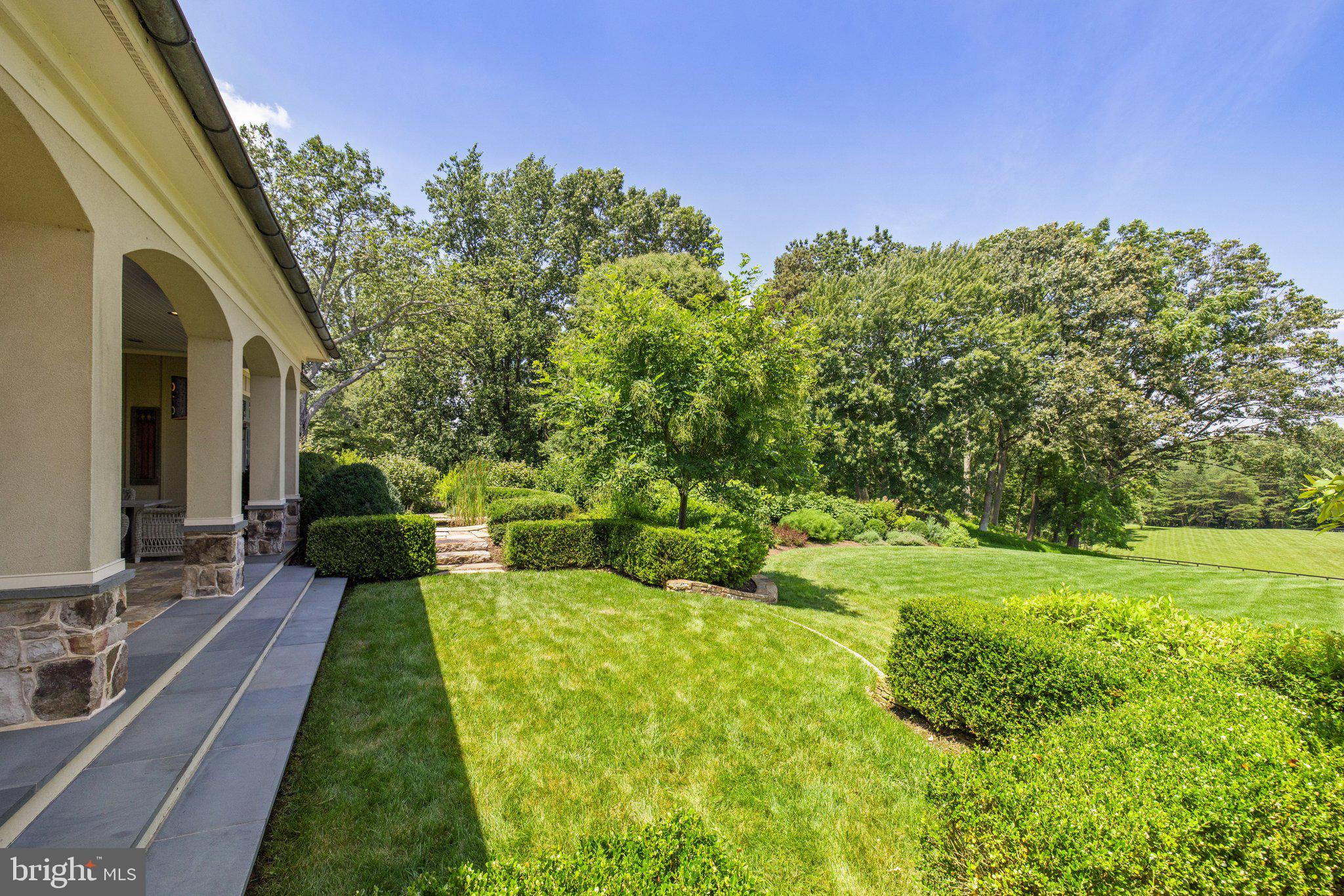 10500 MOUNTAIN SHADOW LANE
