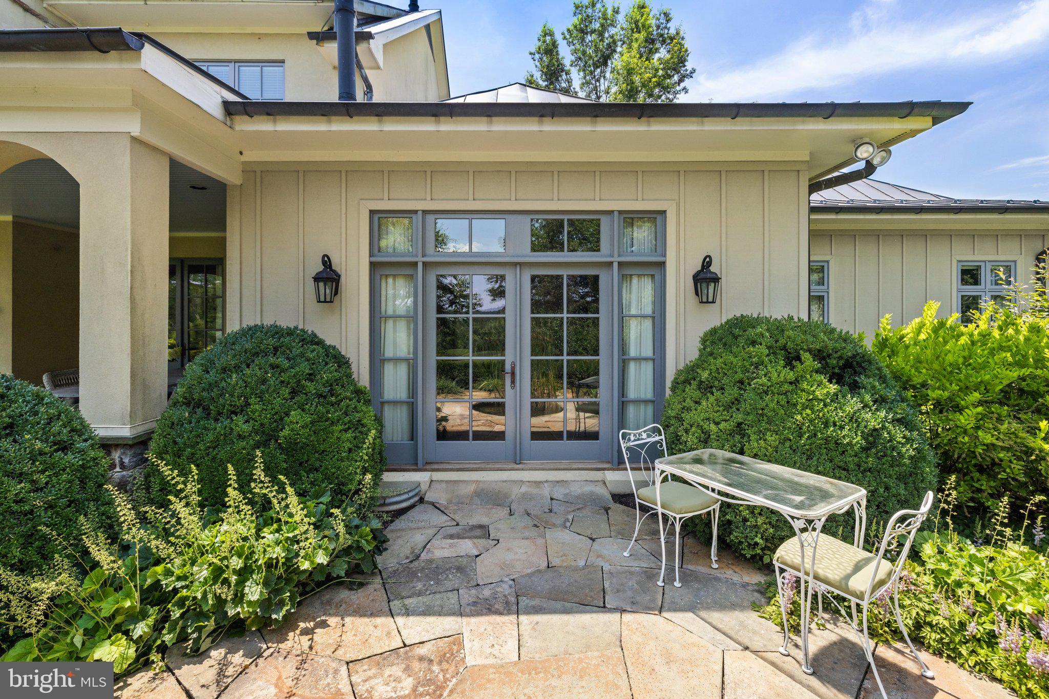 10500 MOUNTAIN SHADOW LANE