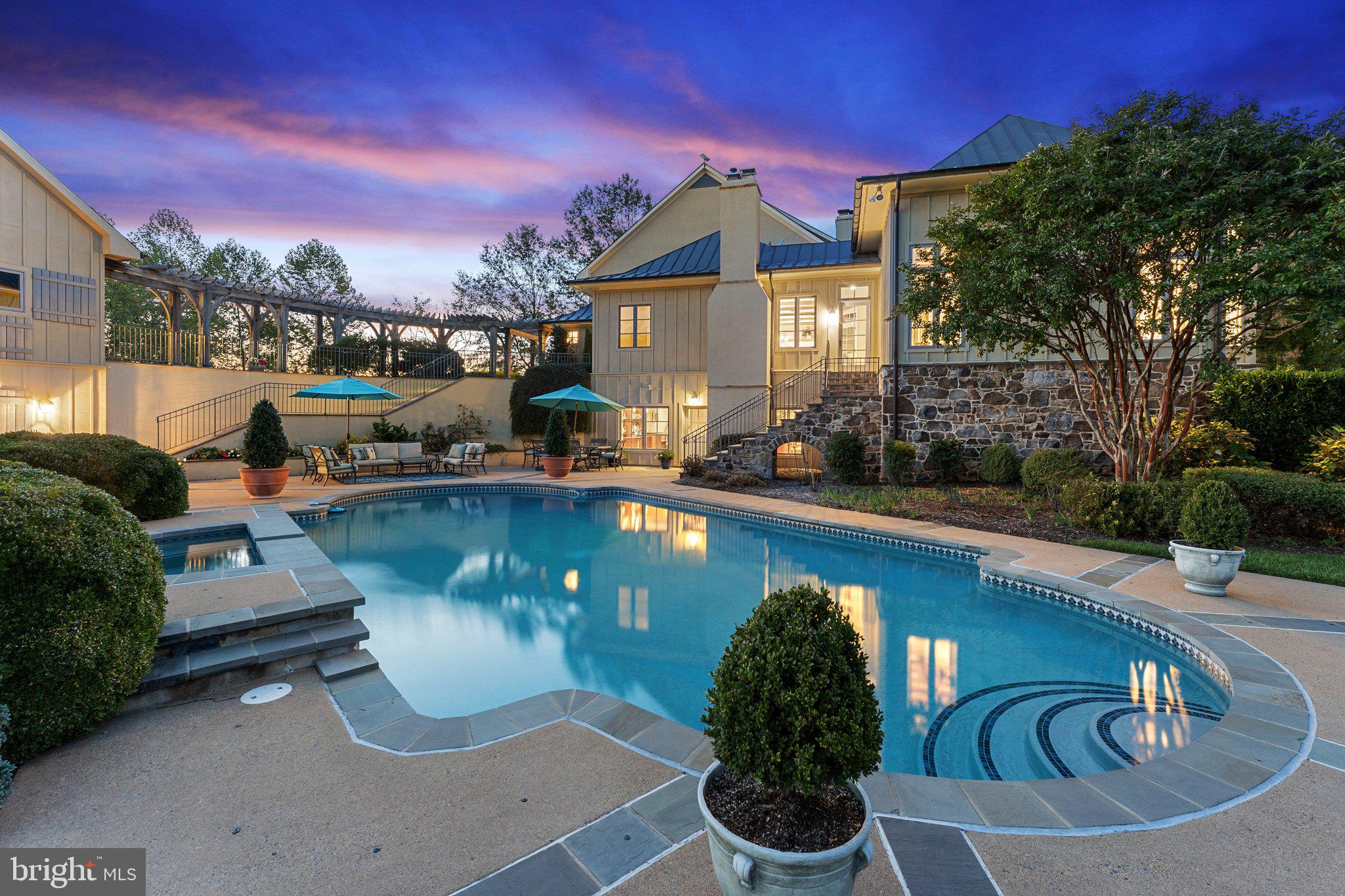 10500 MOUNTAIN SHADOW LANE