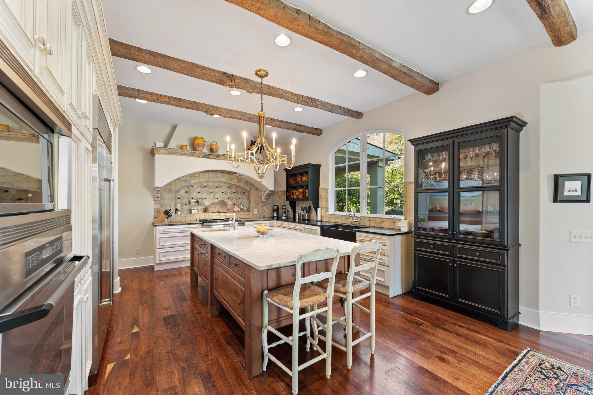 10500 MOUNTAIN SHADOW LANE