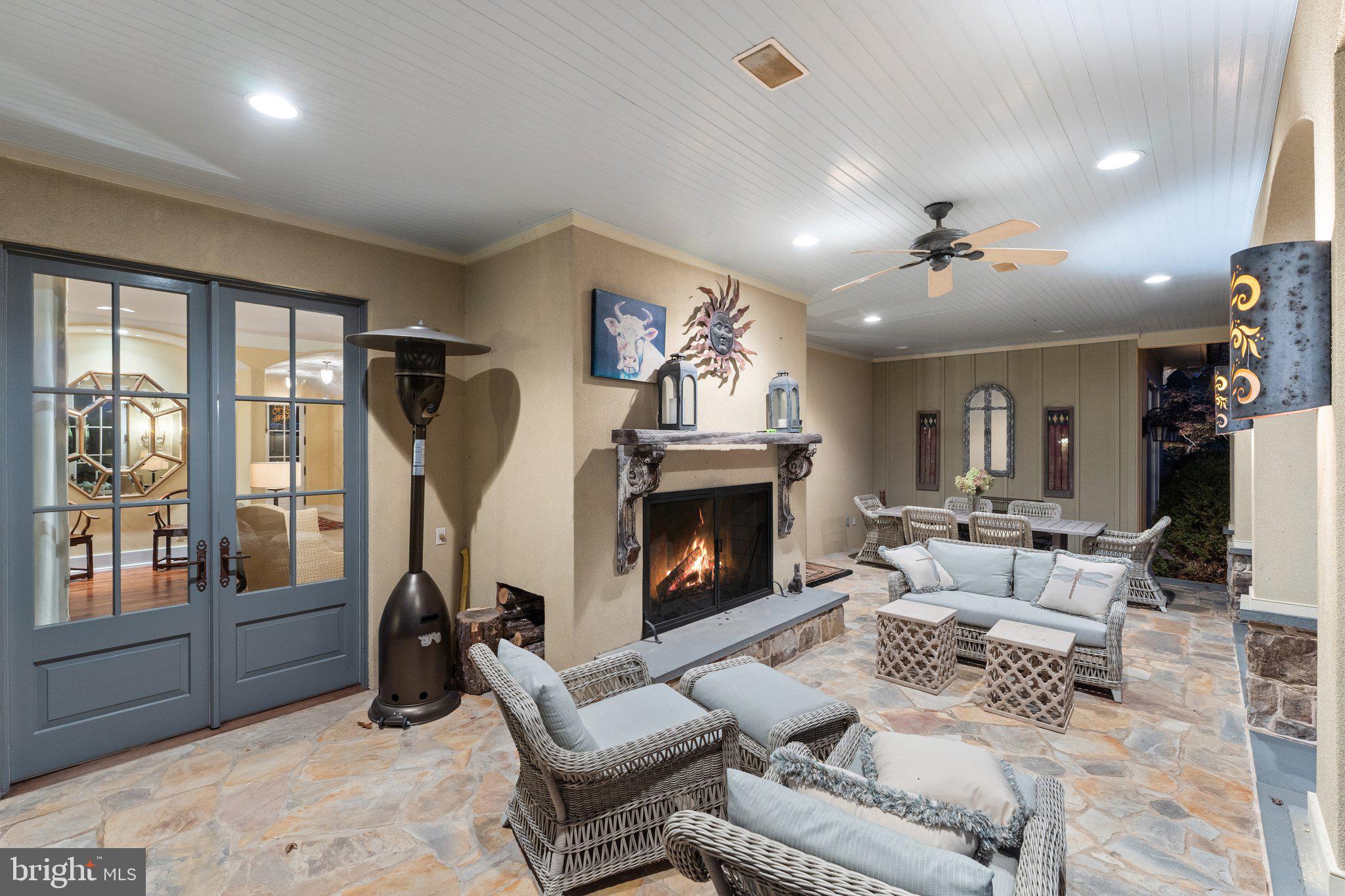 10500 MOUNTAIN SHADOW LANE