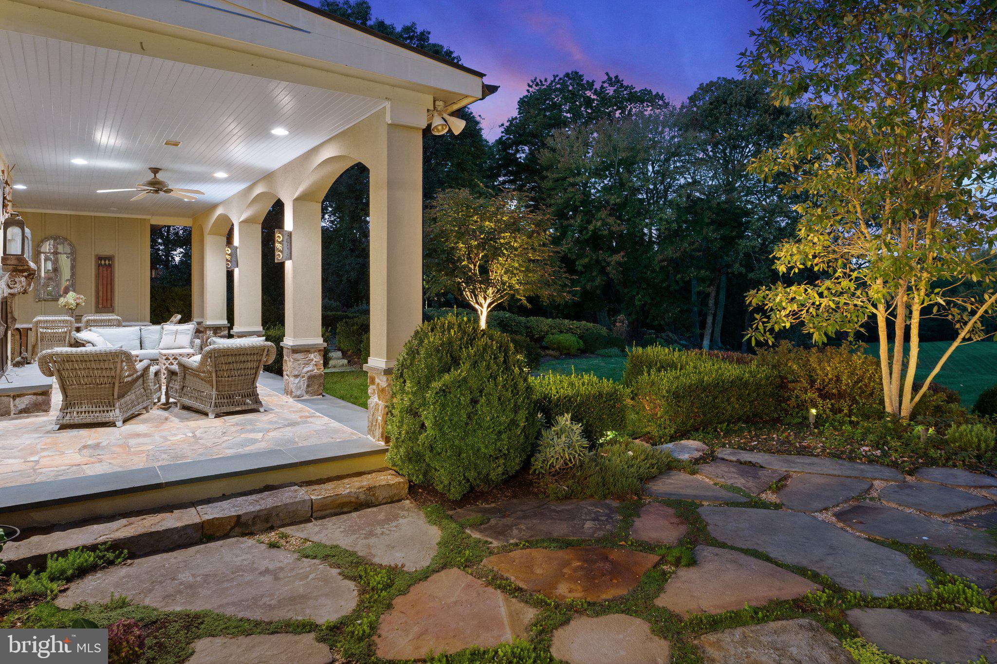10500 MOUNTAIN SHADOW LANE