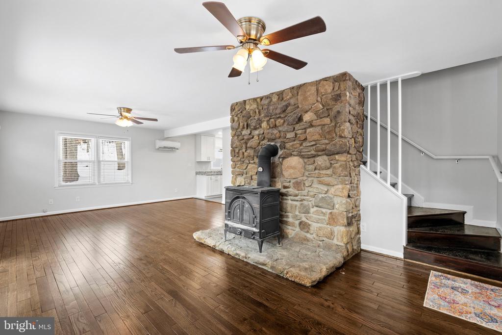 9836 TIMBER HEIGHTS