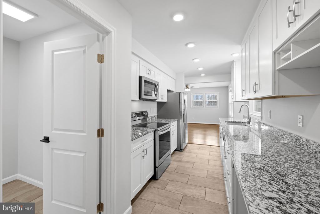 9836 TIMBER HEIGHTS