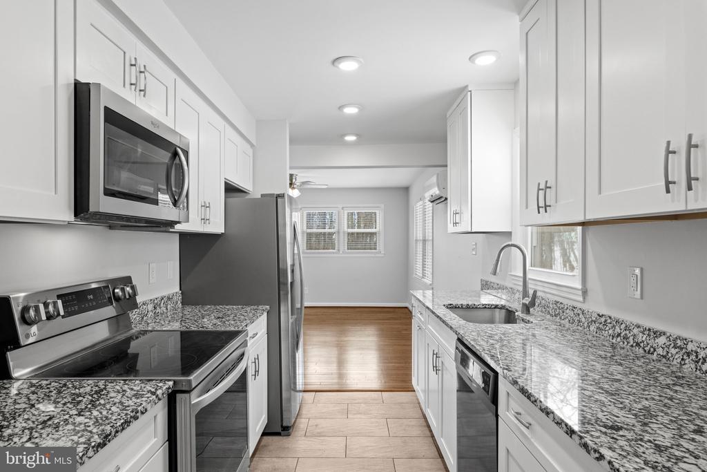9836 TIMBER HEIGHTS