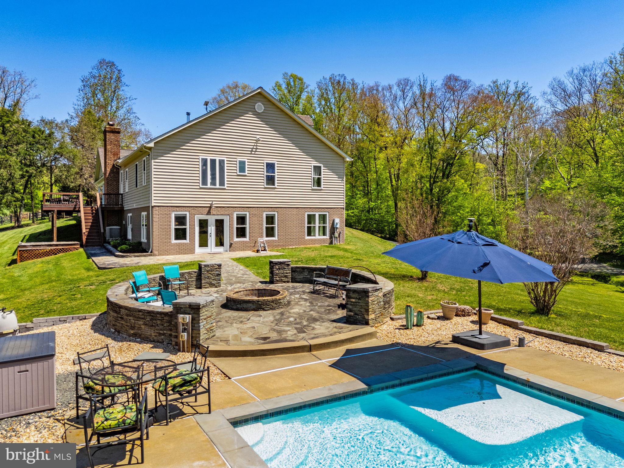7312 OAK LANE