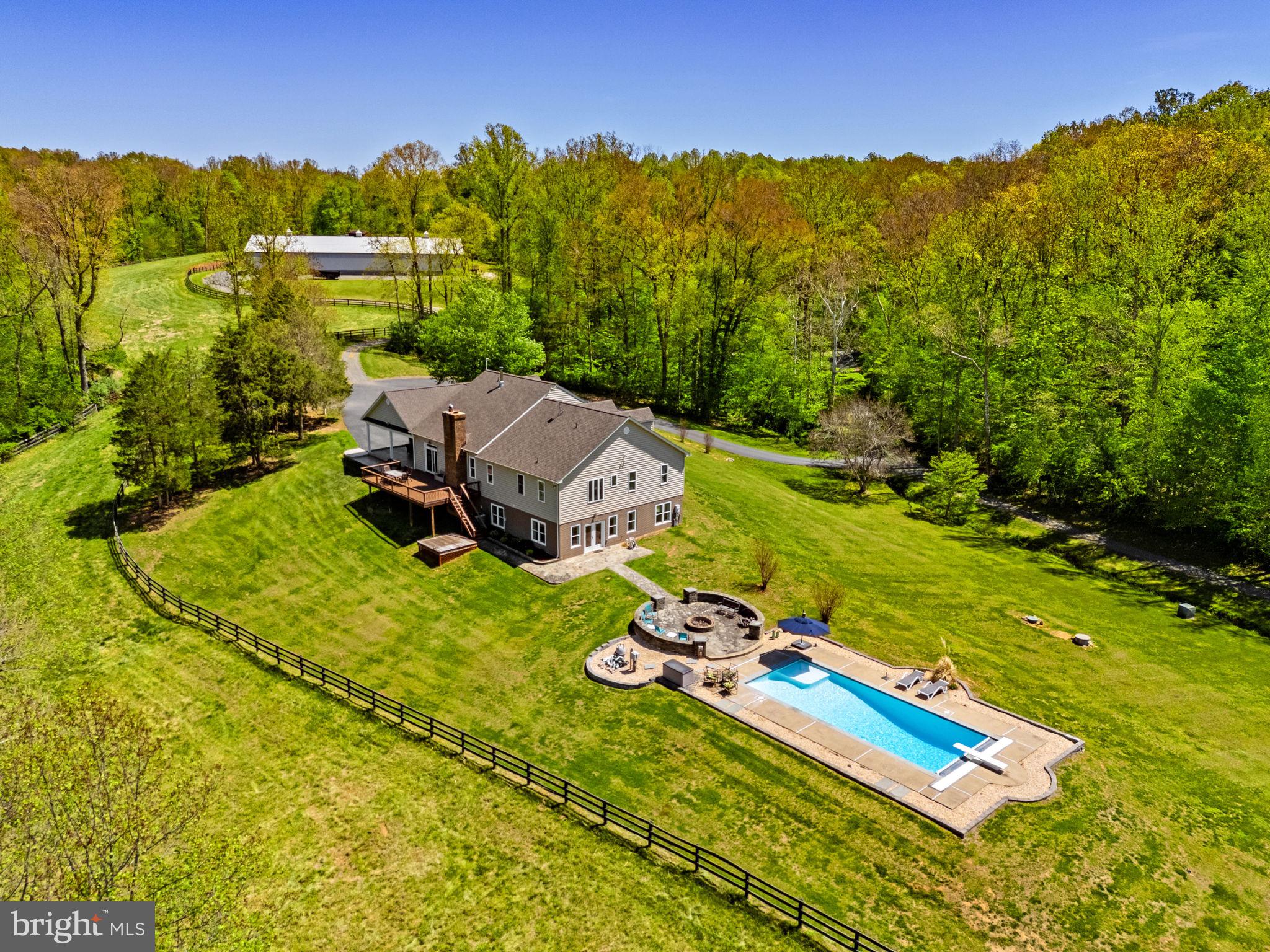 7312 OAK LANE