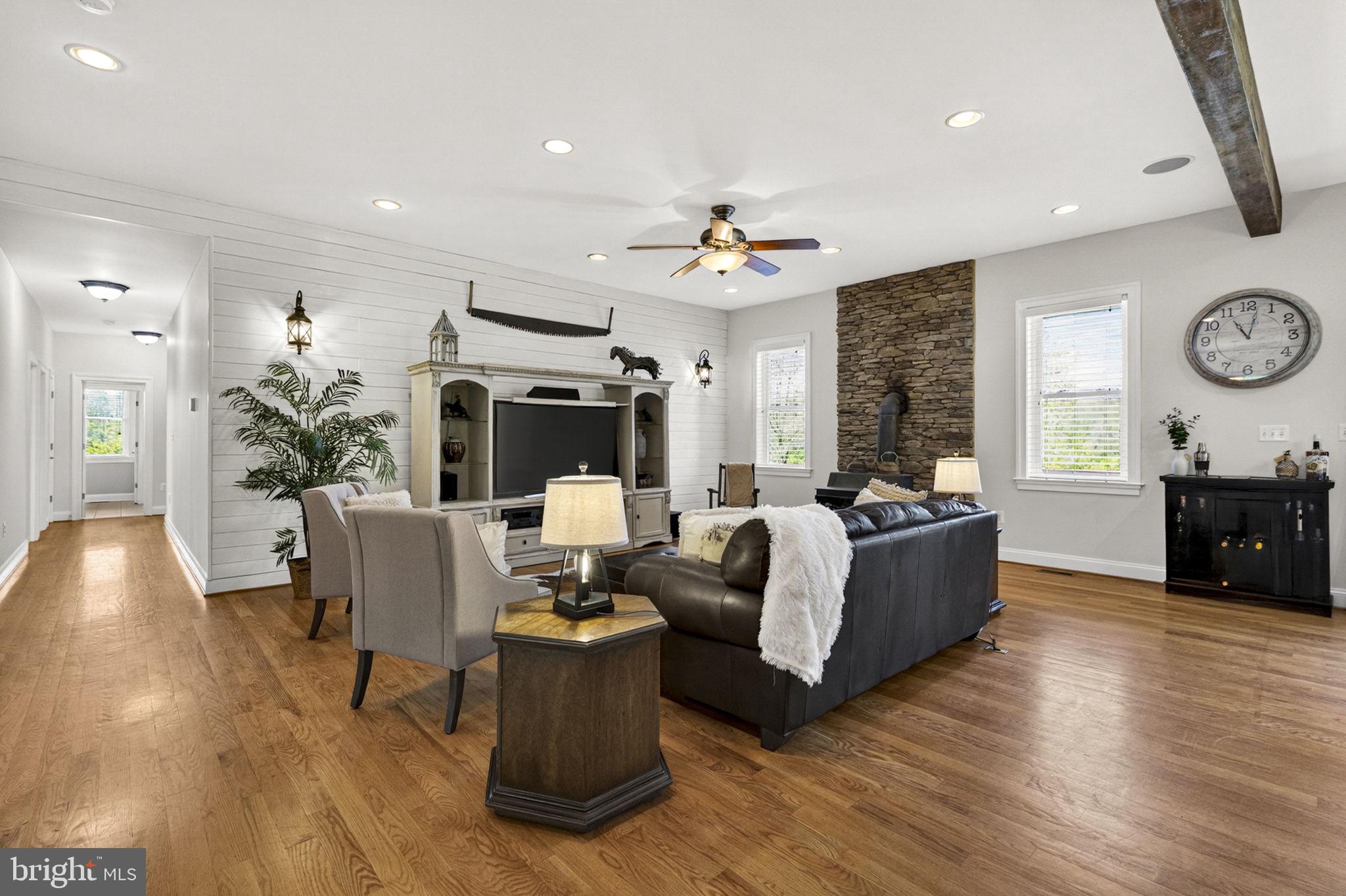 7312 OAK LANE