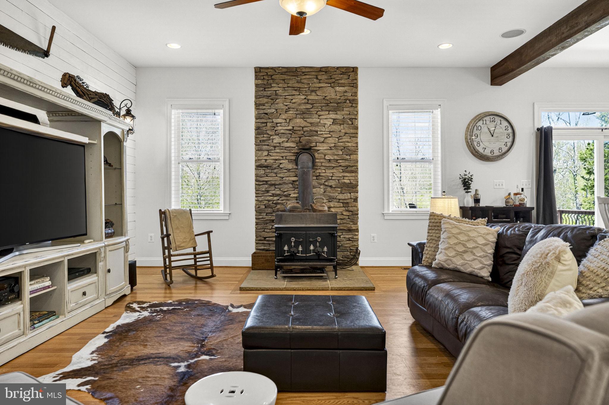 7312 OAK LANE