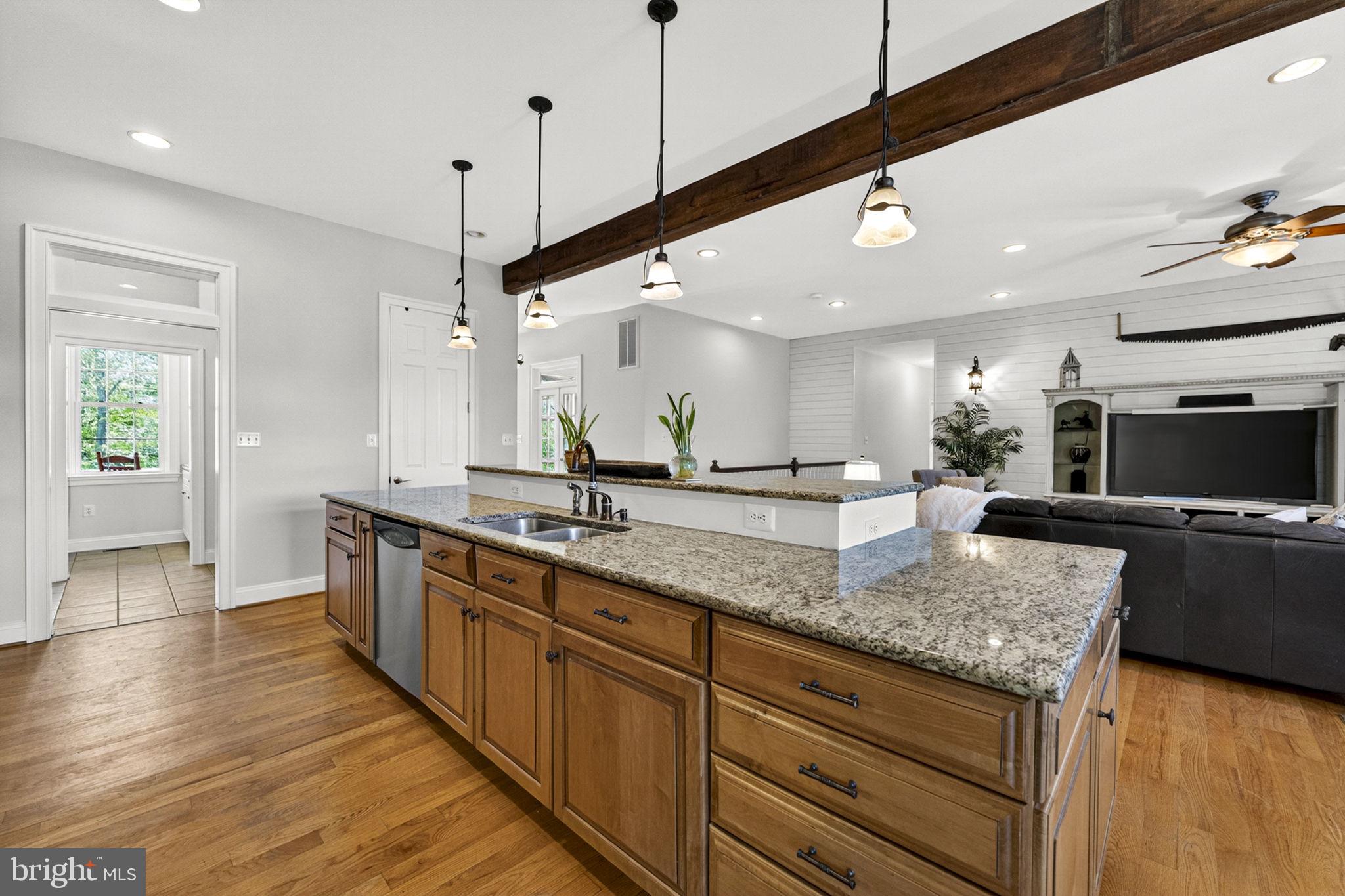 7312 OAK LANE