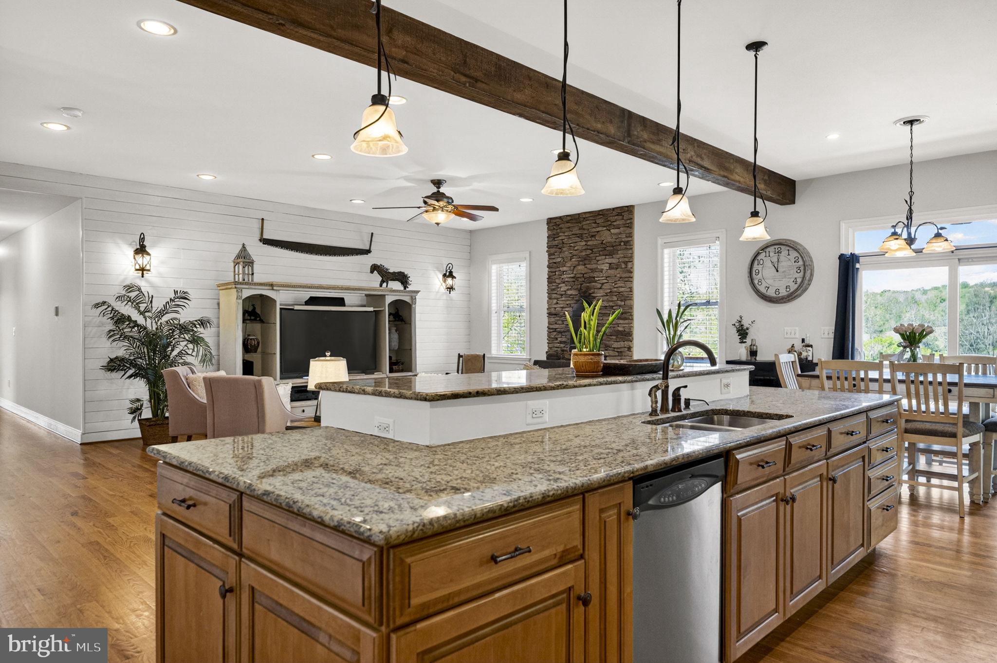 7312 OAK LANE