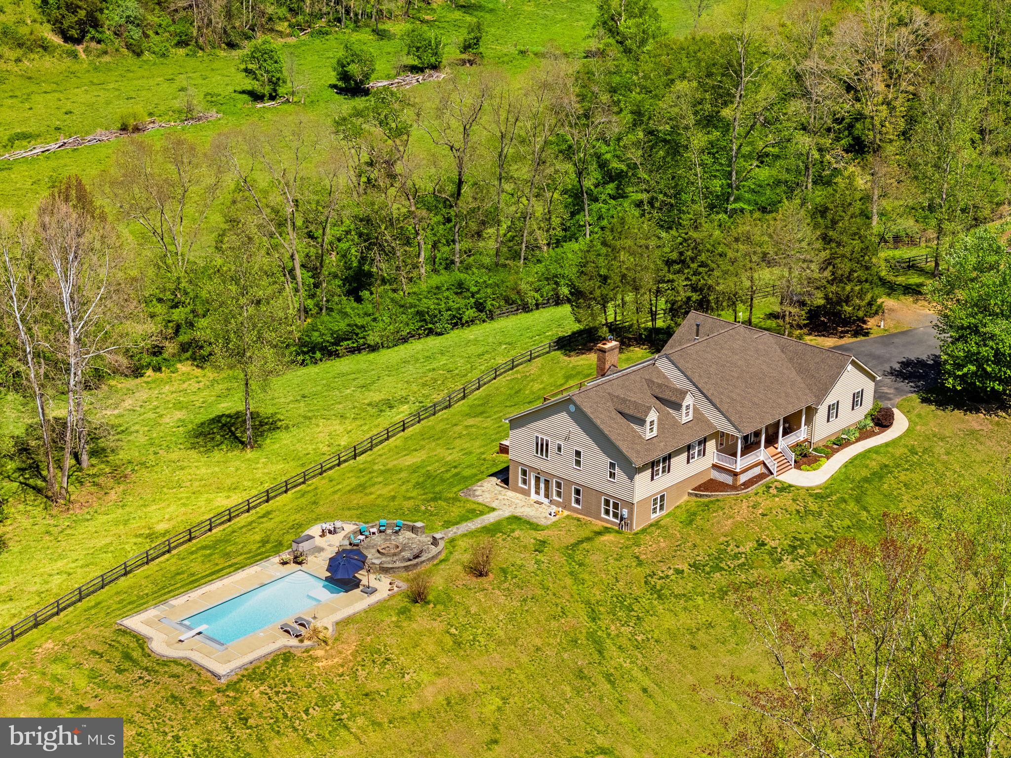 7312 OAK LANE