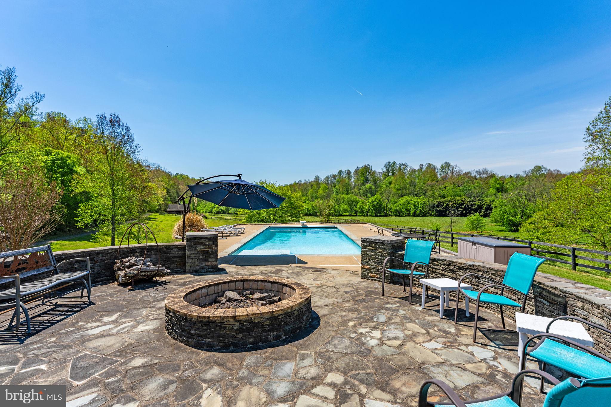 7312 OAK LANE