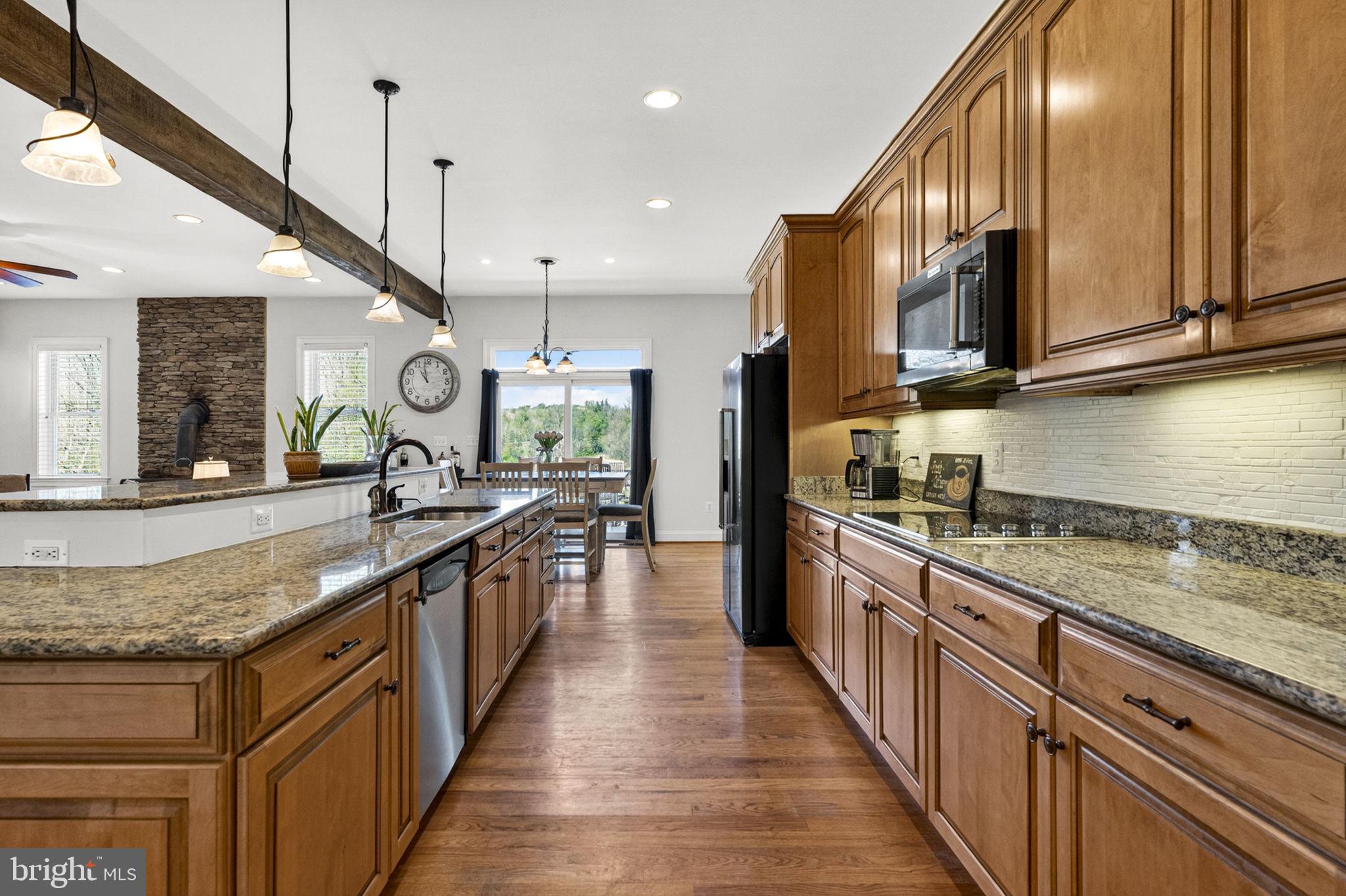 7312 OAK LANE