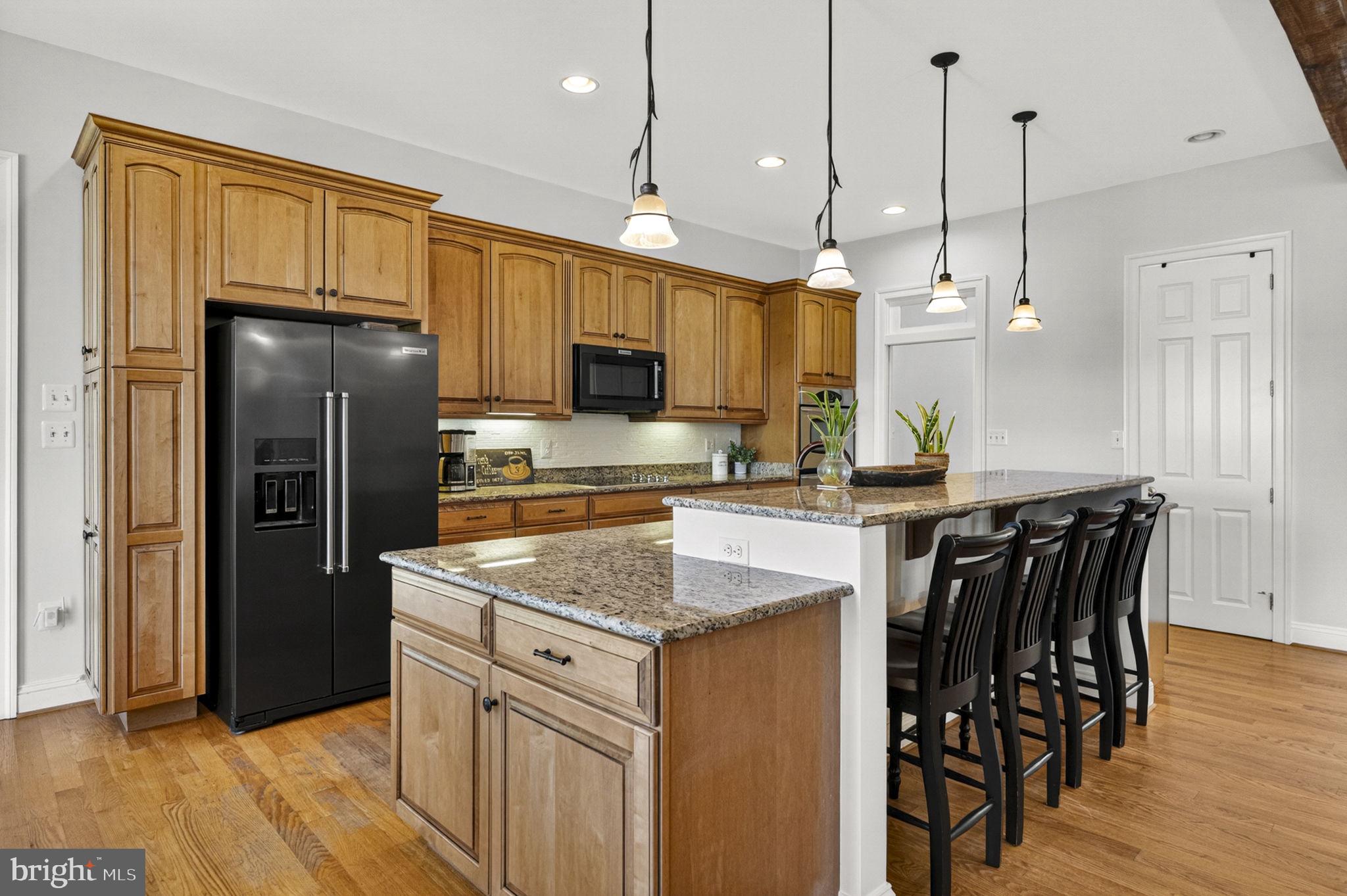 7312 OAK LANE