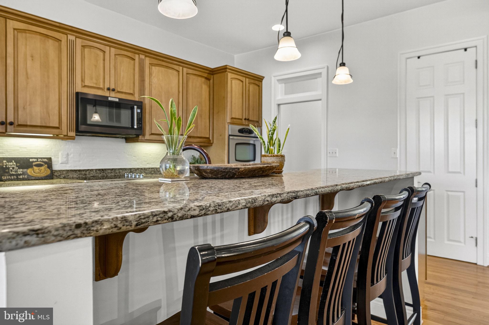 7312 OAK LANE