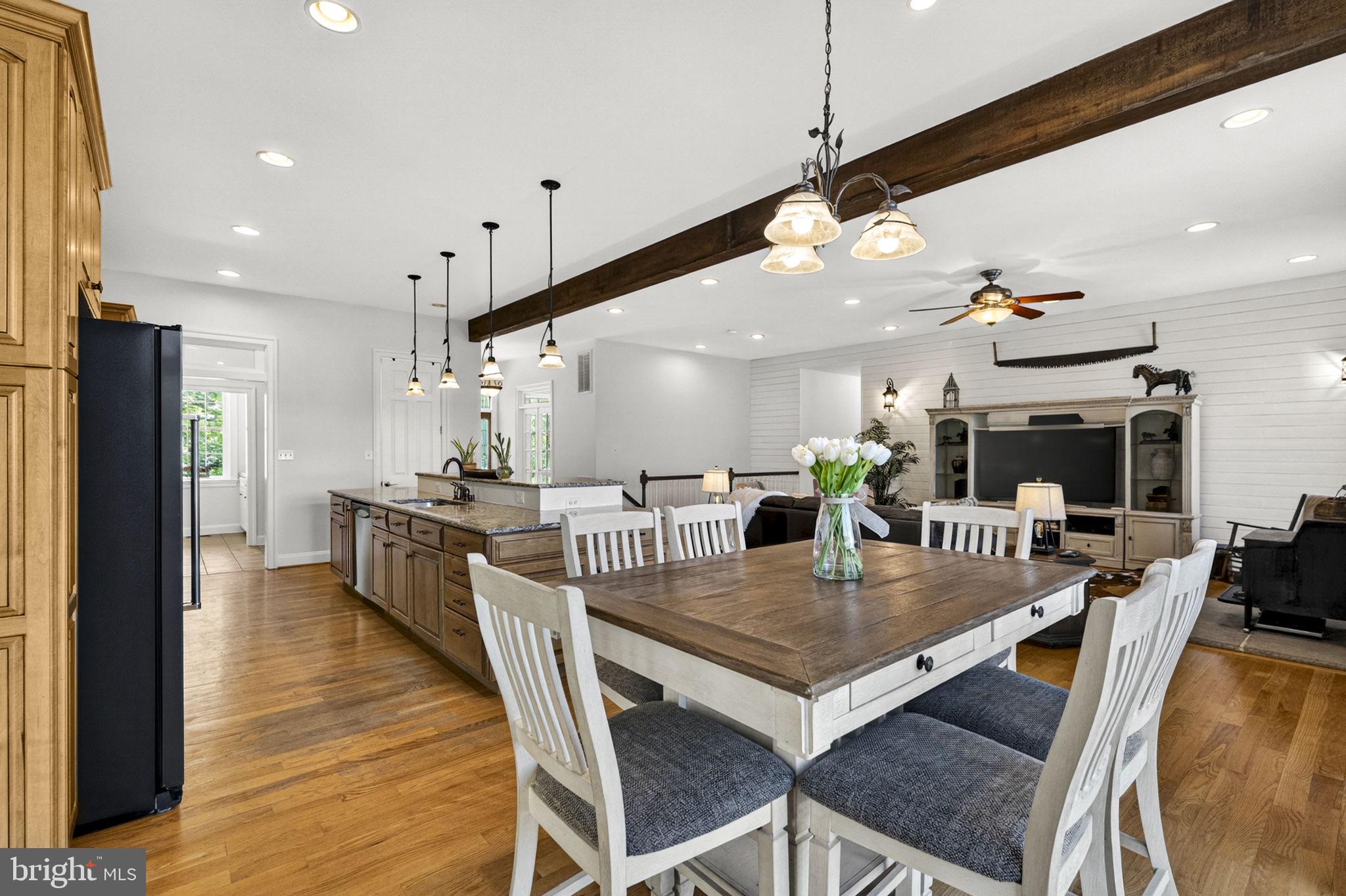 7312 OAK LANE