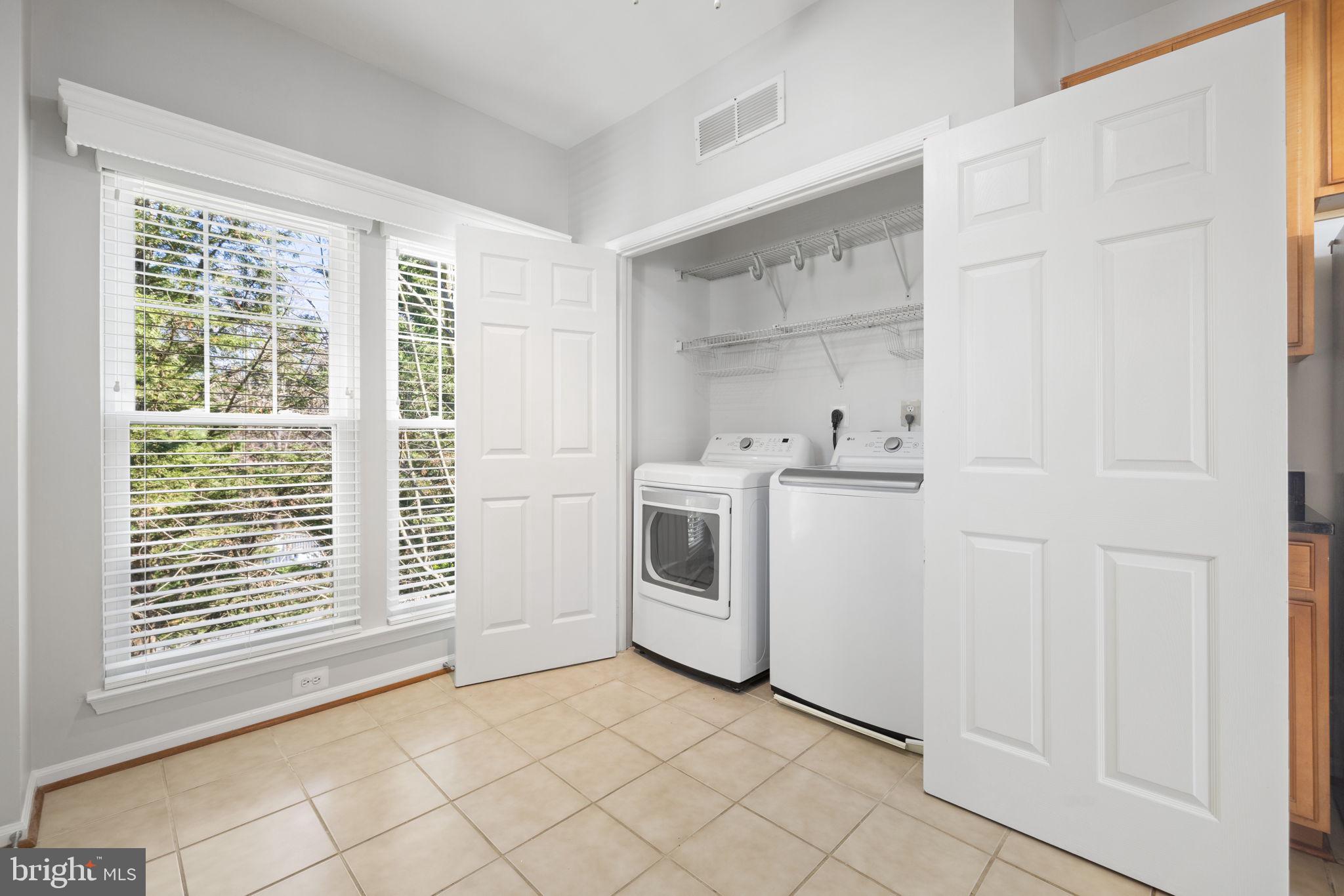 1519 N POINT DRIVE 302