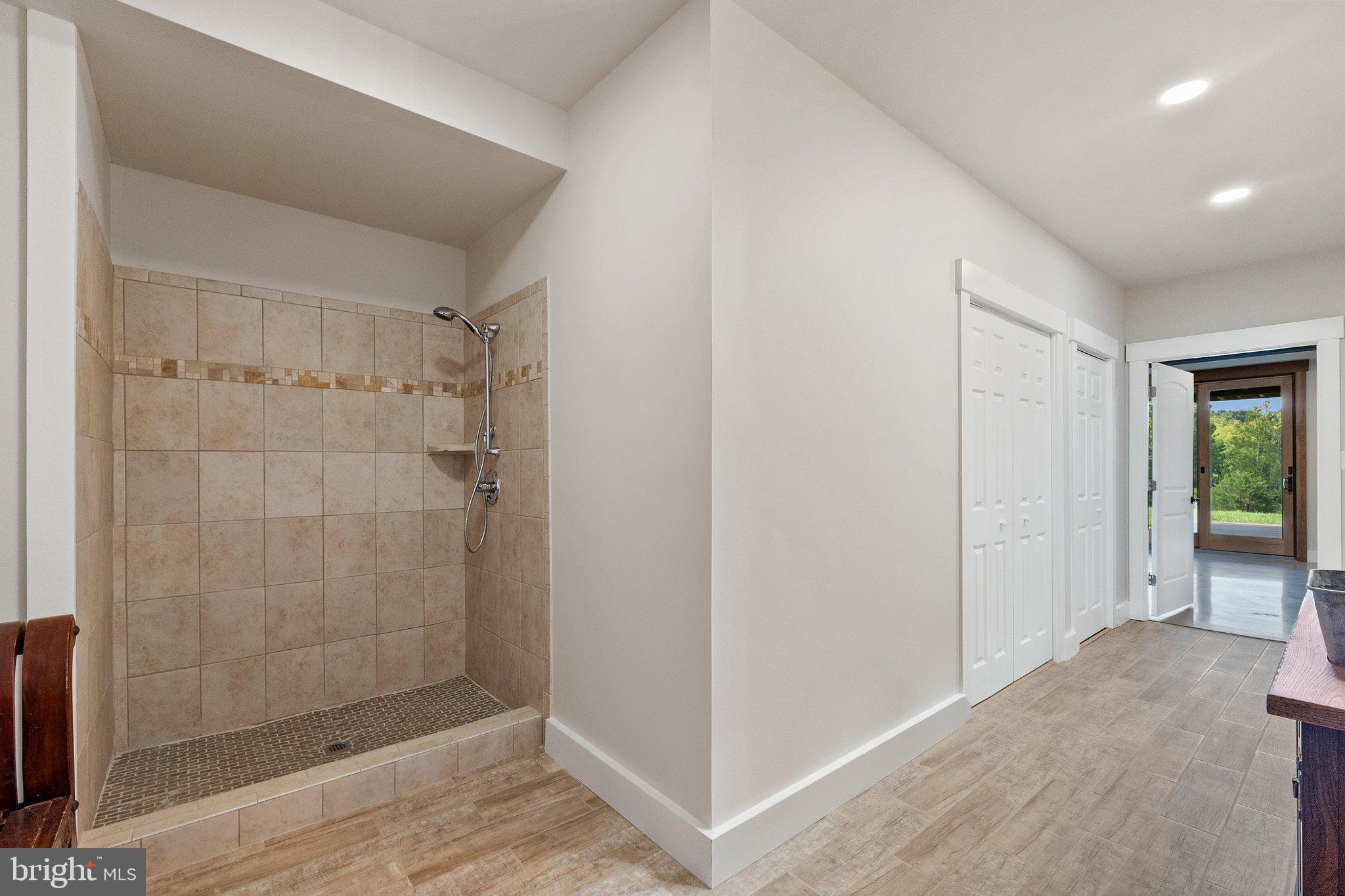 40192 FEATHERBED LANE