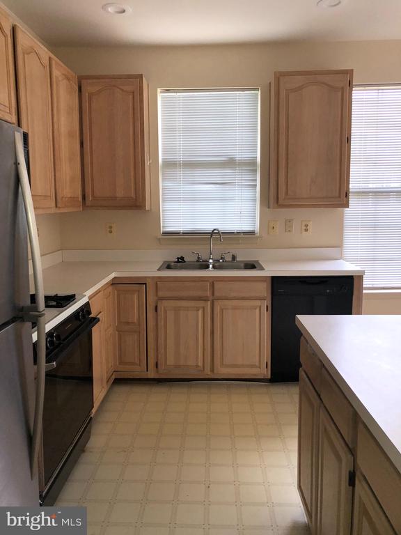 47679 COMER SQUARE