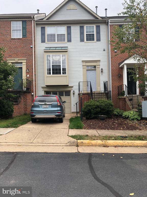 47679 COMER SQUARE