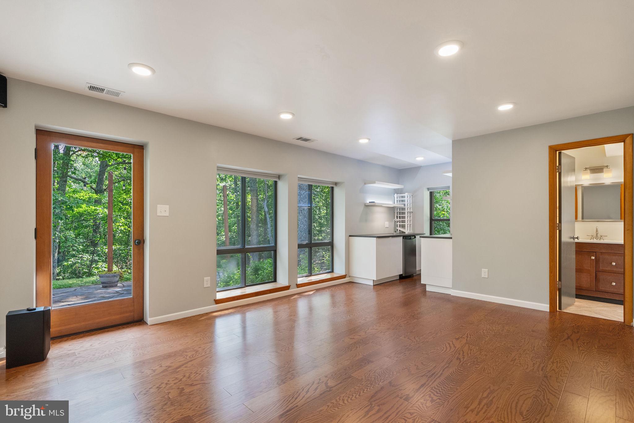 39368 LONGHILL LANE