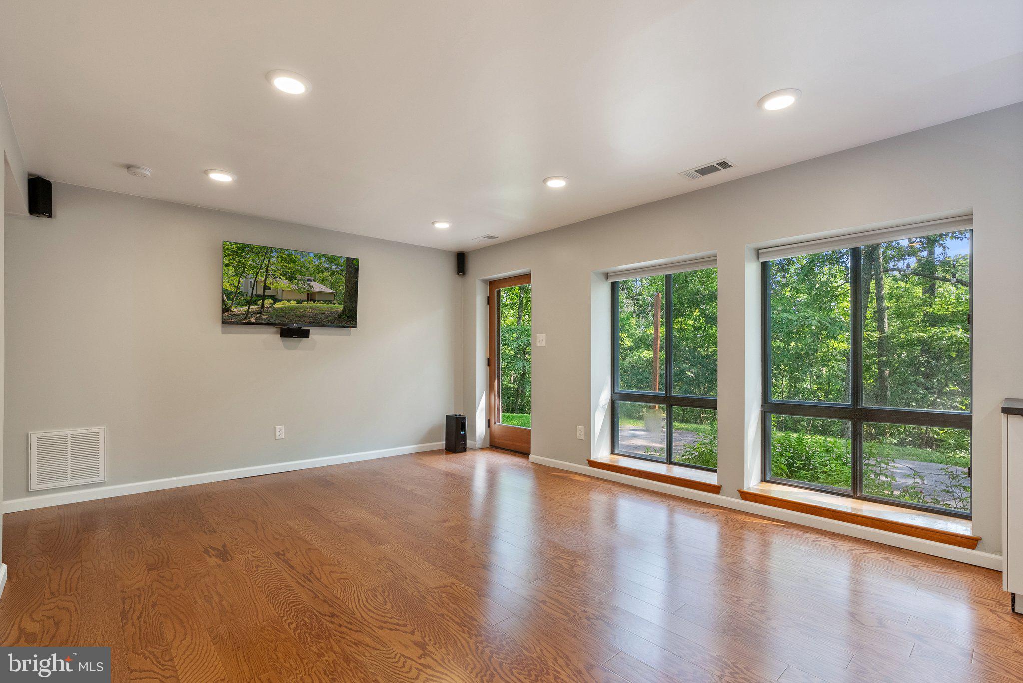 39368 LONGHILL LANE