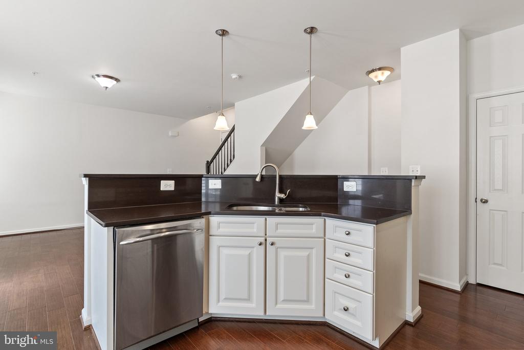 42189 SHORECREST TERRACE