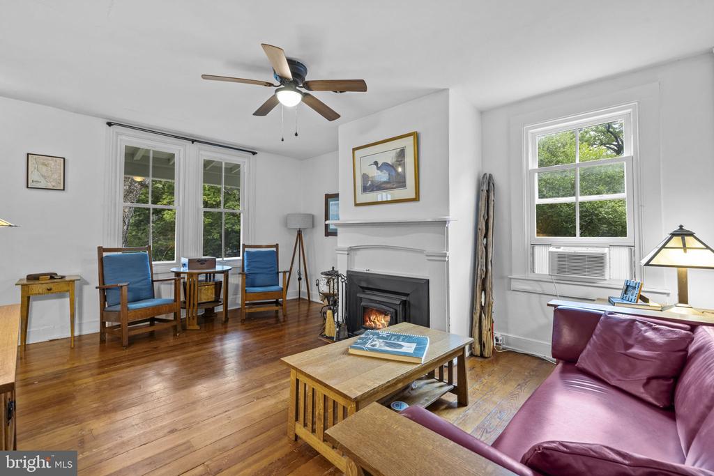 36944 CHARLES TOWN PIKE
