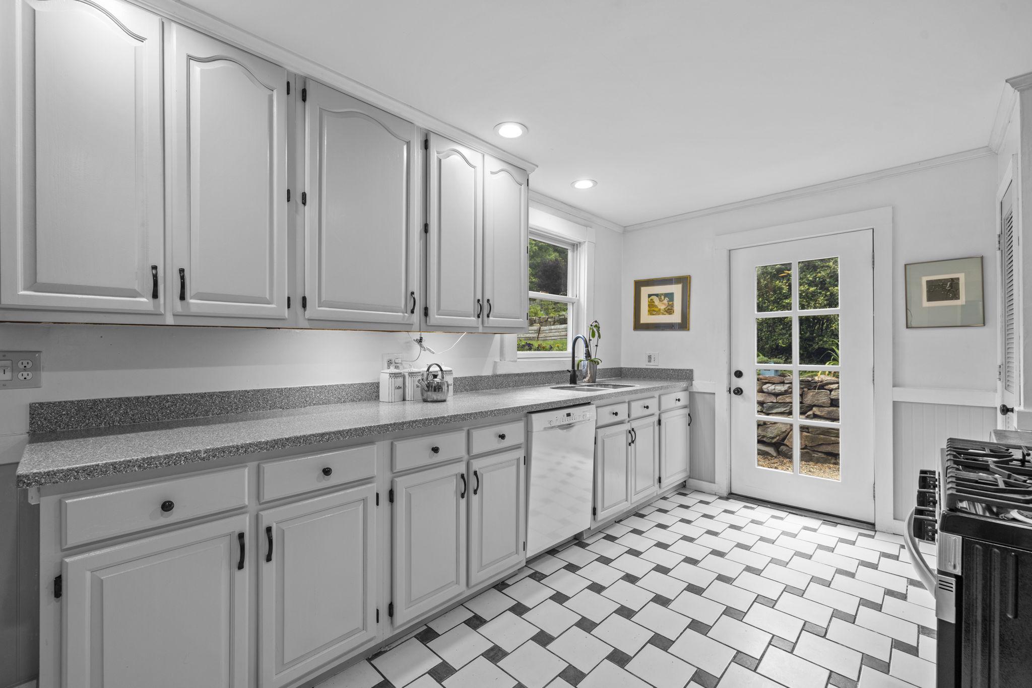 36944 CHARLES TOWN PIKE