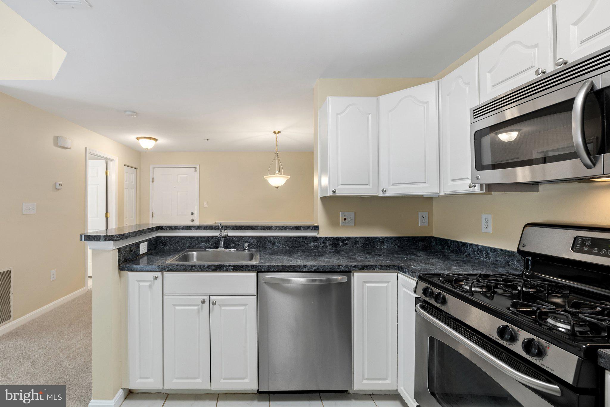 13621 GARFIELD PLACE 302