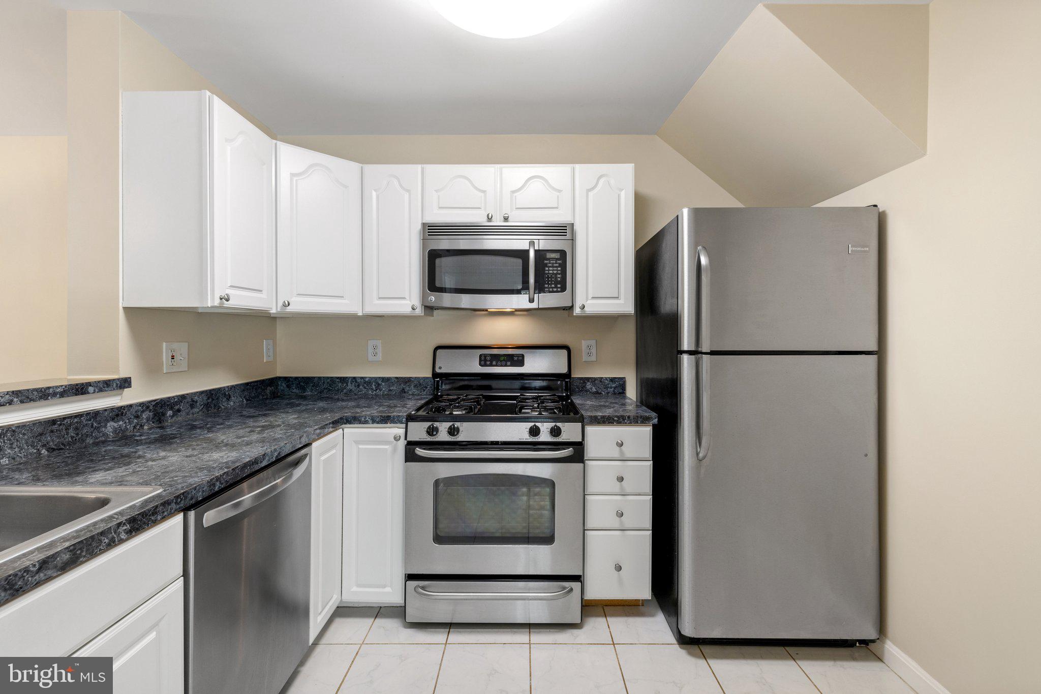 13621 GARFIELD PLACE 302