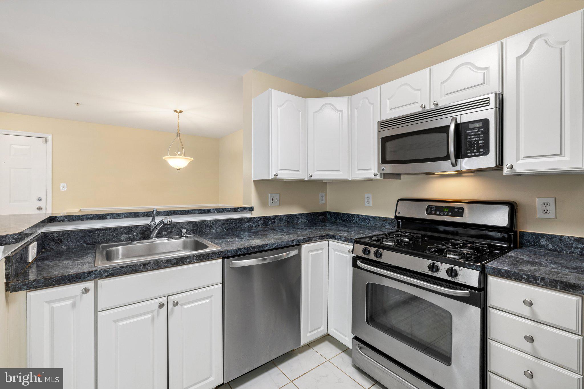 13621 GARFIELD PLACE 302