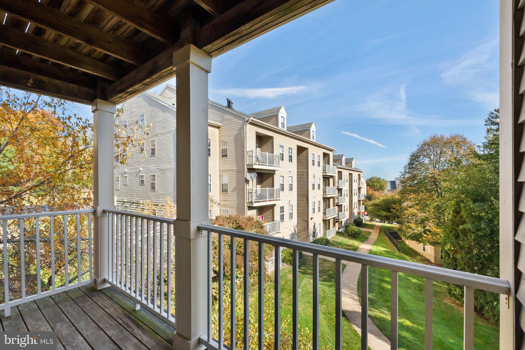 1055 GARDENVIEW LOOP 302